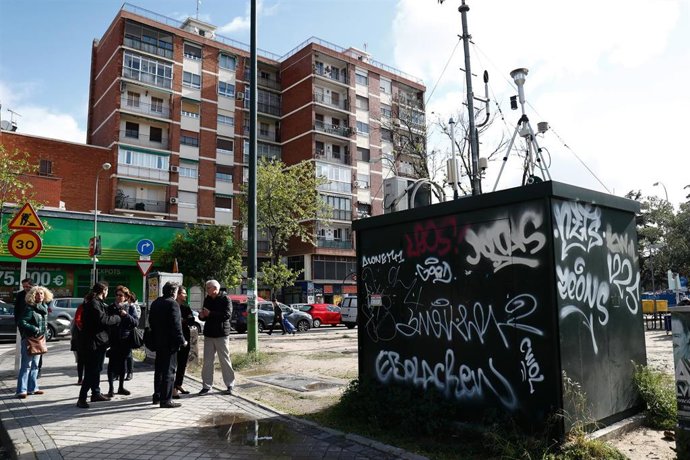 Archivo - Estación de control de contaminación atmosférica situada en la Plaza de Fernández Ladreda (Plaza Elíptica esquina Avenida de Oporto).  