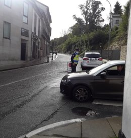 Avería en el suministro de agua en la calle del Pombal, en Santiago