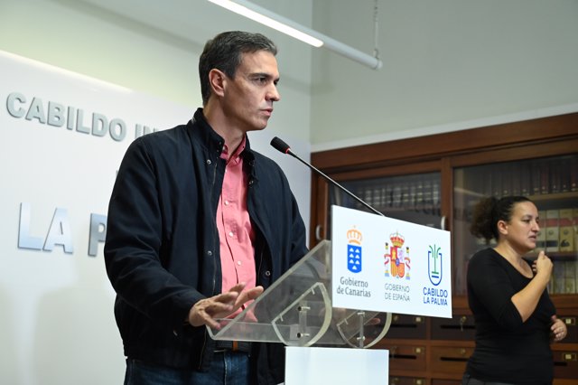 El presidente del Gobierno, Pedro Sánchez, este sábado en La Palma