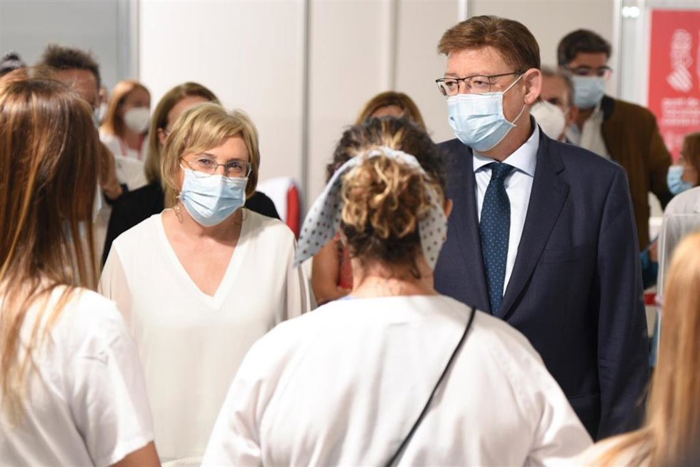 Ana Barceló y Ximo Puig en el acto de cierre de los vacunódromos, en una imagen de archivo