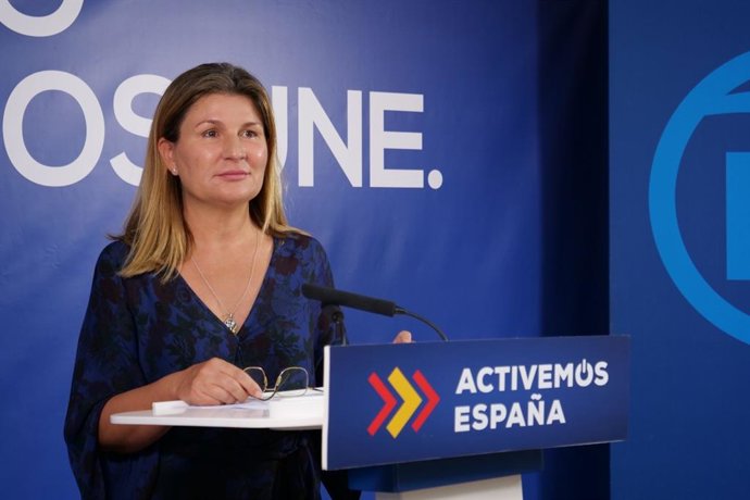 Archivo - Almería.- La lista de espera para primera consulta de especialista cae un 18,5% y un 1,8% la quirúrgica, según el PP 