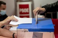 La participación en las primarias del PSOE alcanza el 34,2% a las 14 horas, cuatro puntos más que en el anterior proceso
