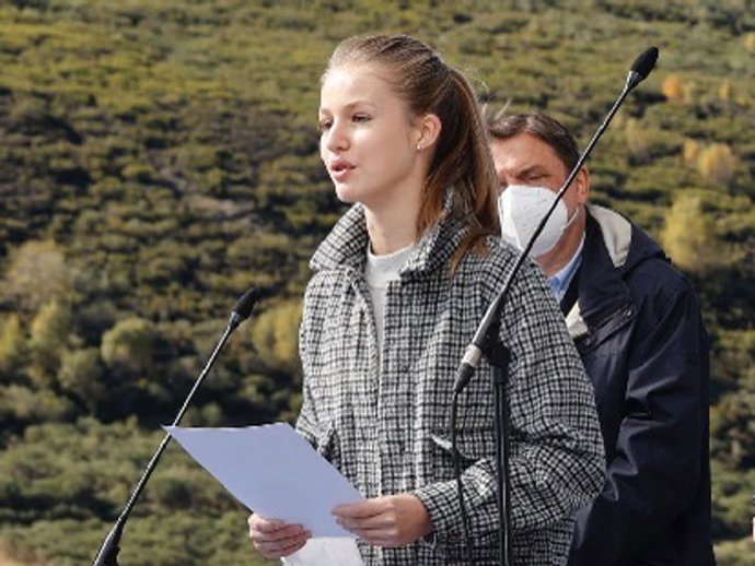 La Princesa Leonor durante la entrega del Premio Pueblo Ejemplar a la localidad de Santa María del Puerto.