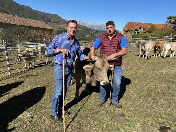 Blanco en la feria de Pesaguero
