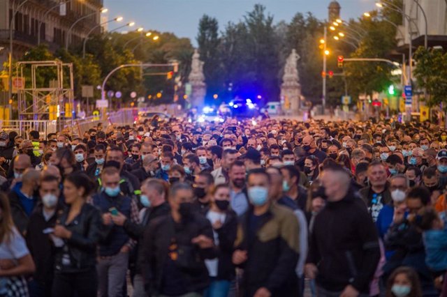 Cuerpos policiales se manifiestan en Barcelona