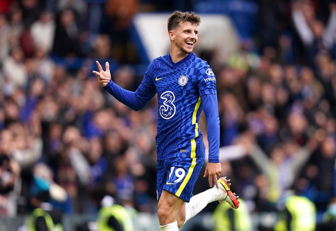 23 October 2021, United Kingdom, London: Chelsea's Mason Mount celebrates scoring his side's seventh goal during the English Premier League soccer match between Chelsea and Norwich City at Stamford Bridge. Photo: Tess Derry/PA Wire/dpa