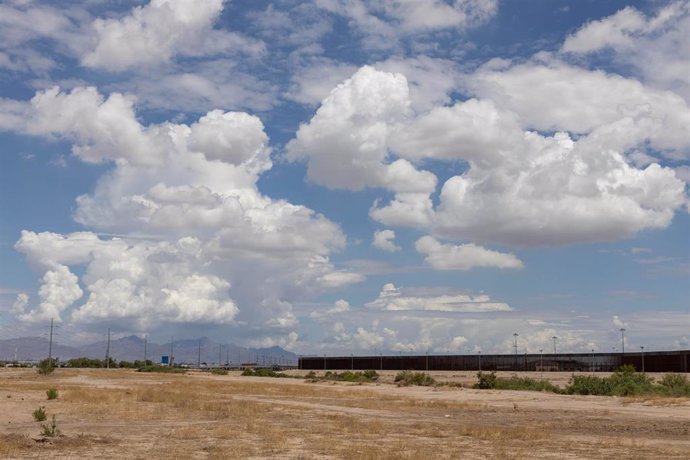 Archivo - Frontera entre México y Estados Unidos en Ciudad Juarez