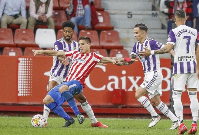 El Valladolid vence al Sporting en El Molinón