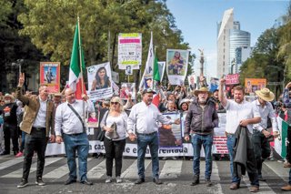 Archivo - Una marcha para pedir justicia liderada por la familia LeBarón