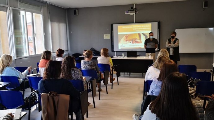 Cursos a bibliotecarios de la DPZ.