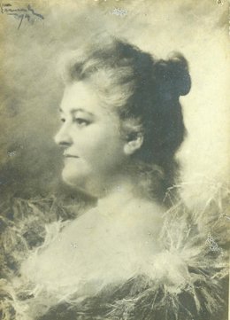 Retrato de la escritora Emilia Pardo Bazán