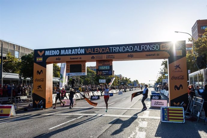 L'atleta etíop Letesenbet Gidey bat el rcord del món femení de mitja marató en la 30 edició de la Mitja Marató Valncia Trinidad Alfonso EDP