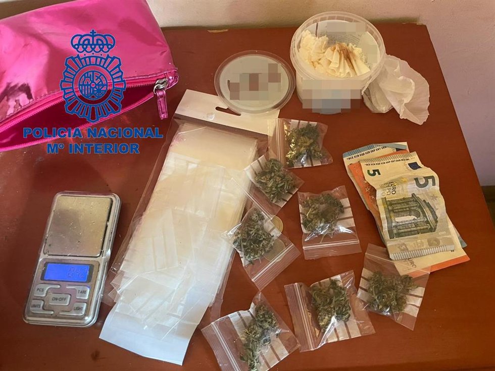 Droga intervenida en las operaciones policiales desarroladas en Algemesí y Valncia