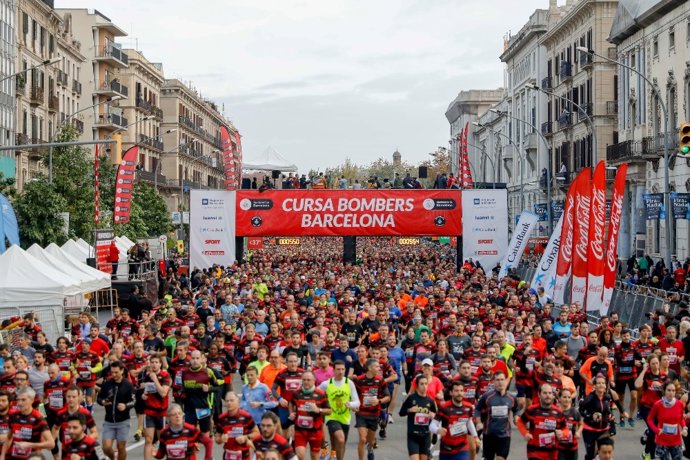 11000 Corredores Participan En La XXII Edición De La Vueling Cursa De Bombers De Barcelona