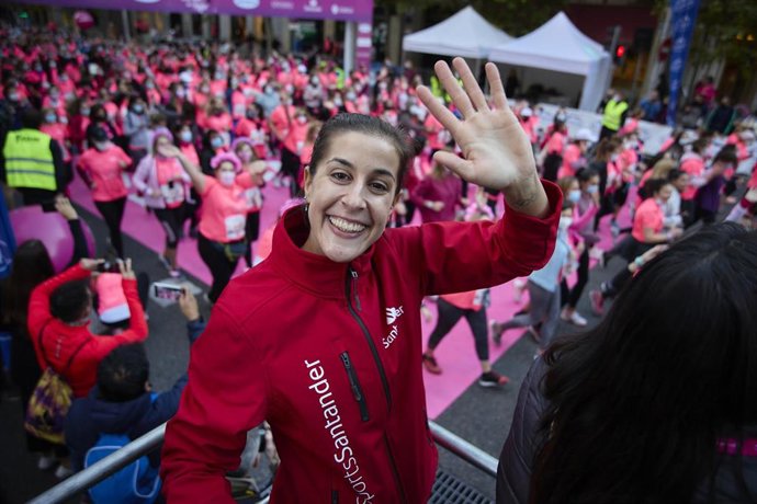 Carolina Marín, embajadora de Banco Santander, en la XVIII Carrera de la Mujer de Madrid