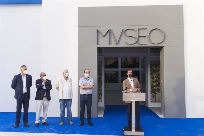 Archivo - 'Las Tardes Del IEA' Cierran 2021 Con Un Homenaje Al Fotógrafo Almeriense Carlos Pérez Siquier