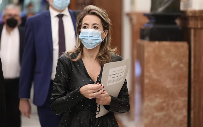 La ministra de Transportes, Movilidad y Agenda Urbana, Raquel Sánchez, a su llegada a una sesión plenaria en el Congreso de los Diputados