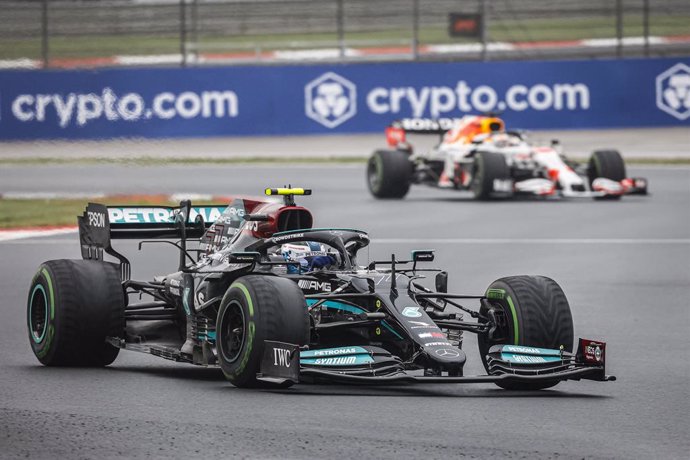 77 BOTTAS Valtteri (fin), Mercedes AMG F1 GP W12 E Performance, action during the Formula 1 Rolex Turkish Grand Prix 2021, 16th round of the 2021 FIA Formula One World Championship from October 8 to 10, 2021 on the Istanbul Park, in Tuzla, Turkey - Phot