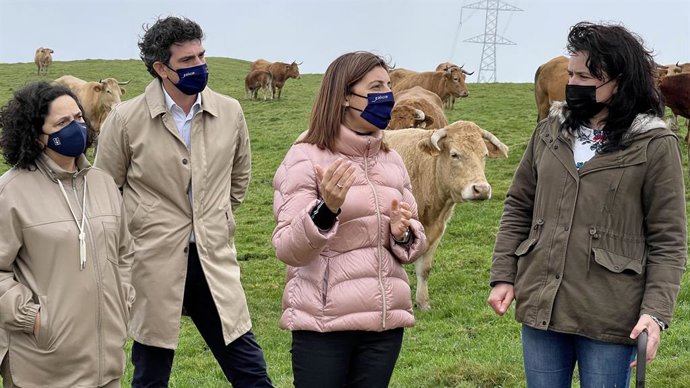 La conselleira de Medio Ambiente, Ángeles Vázquez, visita Muras, en Lugo