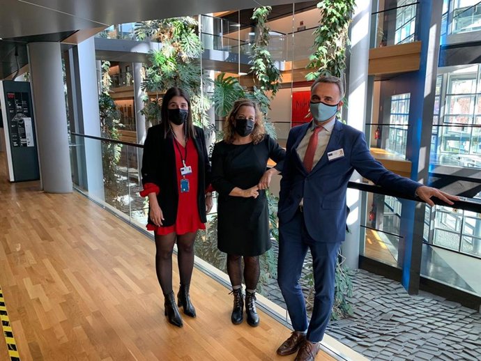 La eurodiputada socialista Alicía Homs y el diputado del PSIB-PSOE en el Congreso Pere Joan Pons participan en el segundo plenario de la Conferencia sobre el Futuro de Europa.