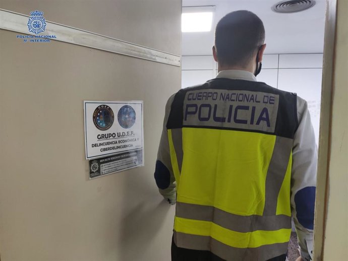 Agente de la Policía Nacional.
