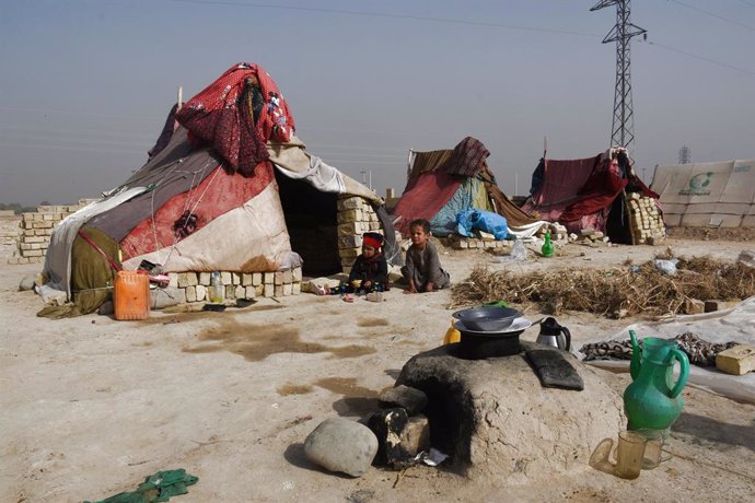 Campamento de desplazados en Mazar-i-Sharif, Afganistán