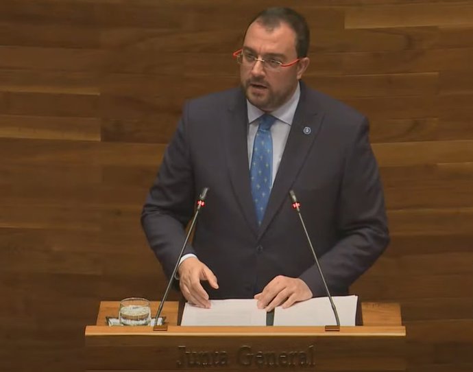 El presidente del Principado de Asturias, Adrián Barbón