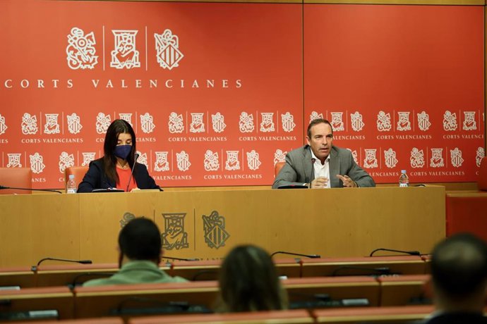 Merino y Woodward en rueda de prensa