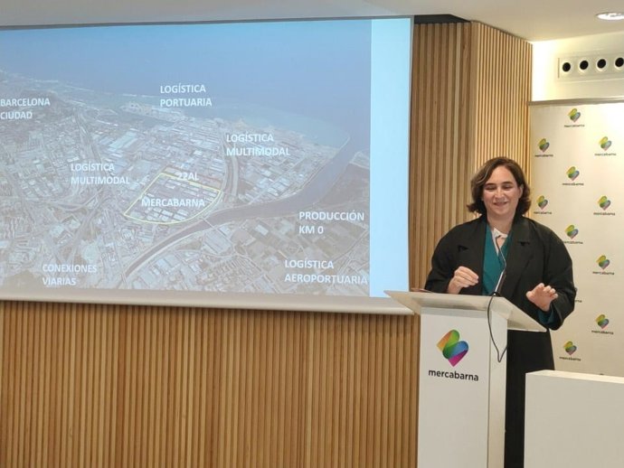 L'alcaldessa de Barcelona i presidenta del CZFB, Ada Colau, en la roda de premsa