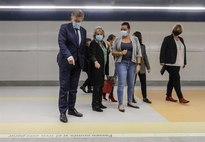 El 'president' de la Generalitat, Ximo Puig, visita las obras de la línea 10 de Metrovalencia junto a la comisaría europea de Cohesión, Elisa Ferreira