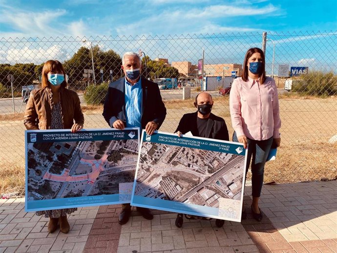 Los concejales de Urbanismo, Raúl López, Movilidad, José del Río, y las concejalas de los distritos Teatinos y Campanillas, Noelia Losada y Ruth Sarabia.
