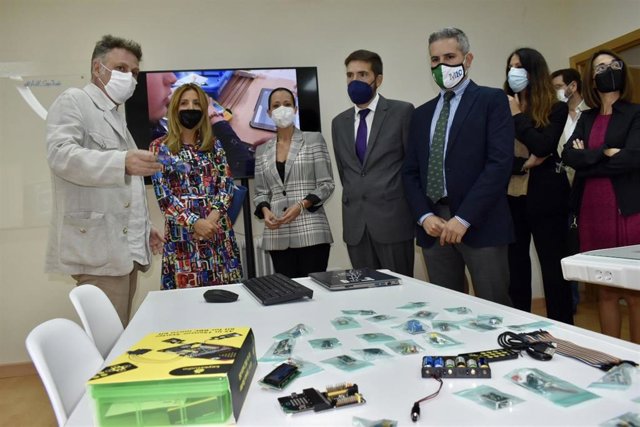 Visita al Aula de Futuro del CEP de Jaén