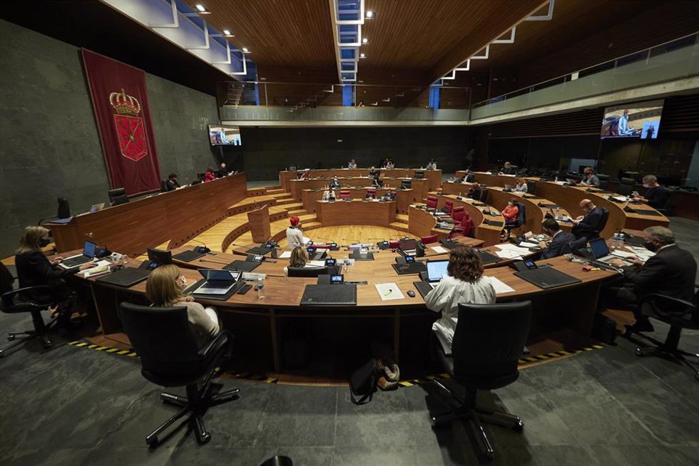 Archivo - Vista del salón de plenos del Parlamento de Navarra.