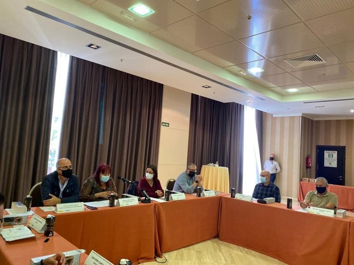 La consejera de Agricultura participa en las jornadas técnicas de expertos sobre los grandes incendios que se han celebrado en Cáceres