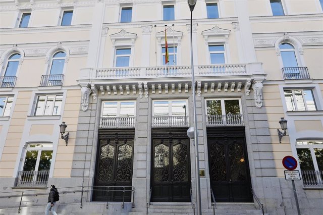 Archivo - Fachada del edificio del Consejo General del Poder Judicial (CGPJ), en Madrid (España) a 18 de octubre de 2020. El Gobierno de coalición del PSOE y Podemos ha planteado esta semana una reforma para cambiar el sistema de elección de este órgano y