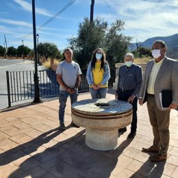 El delegado territorial de Regeneración, Justicia y Administración Local de la Junta en Granada, Enrique Barchino, ha visitado este lunes Albuñuelas (Granada).