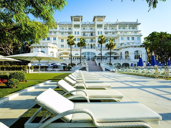 Gran Hotel Miramar de cinco estrellas en Málaga capital, junto a la playa de La Malagueta