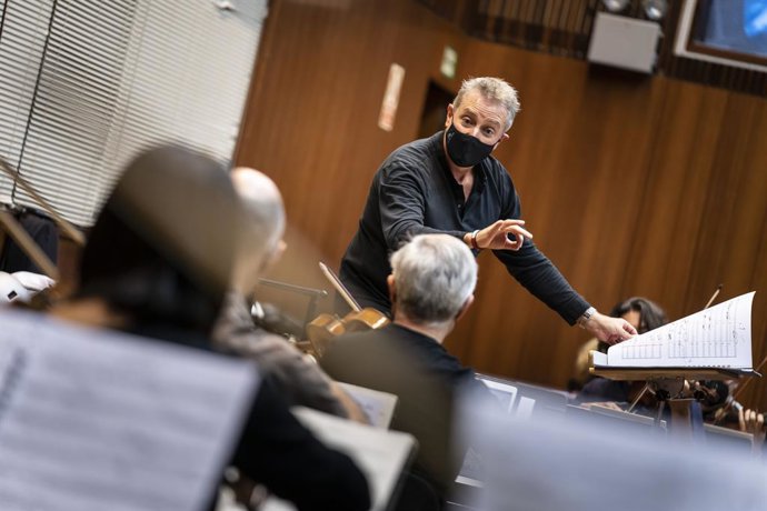 Primer ensayo del maestro bávaro Alexander Liebreich como director de la Orquestra de Valncia (OV)