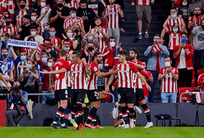 Raul Garcia of Athletic Club celebrates his goal with his teammates during the Spanish league, La Liga Santander, football match played between Athletic Club and Deportivo Alaves at San Mames stadium on October 01, 2021 in Bilbao, Spain.