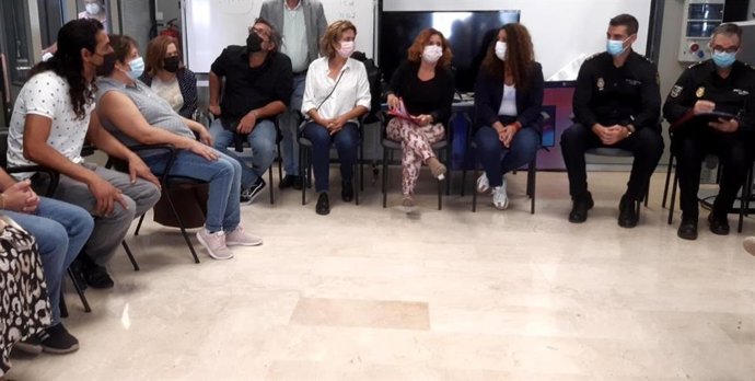 Reunión entre entidades y representantes vecinales del barrio de Son Roca.