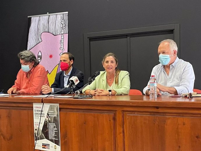 La presidenta de la Diputación de Cádiz, Irene García, durante la inauguración de las primeras Jornadas de Memoria Democrática de Sanlúcar de Barrameda.