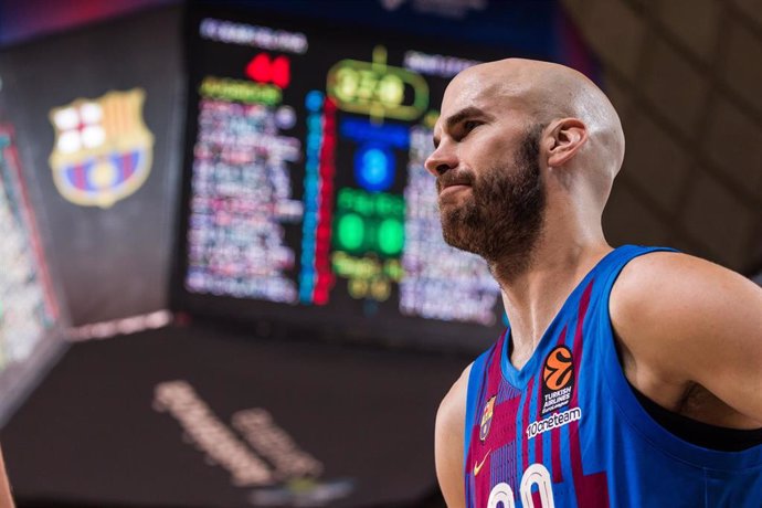 Nick Calathes of FC Barcelona gestures during the Turkish Airlines EuroLeague match between FC Barcelona and Zenit St Petersburg at Palau Blaugrana on October 22, 2021 in Barcelona, Spain.