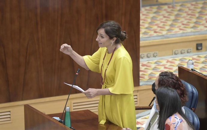 La portavoz de Más Madrid, Mónica García, en una sesión de control al Gobierno regional en la Asamblea de Madrid. Archivo.
