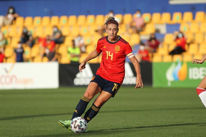 Archivo - Alexia Putellas en un partido con la selección española femenina de fútbol