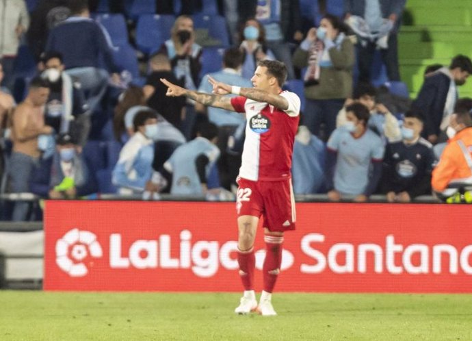 Santi Mina celebra uno de sus goles en el Getafe-Celta de LaLiga Santander 2021-2022