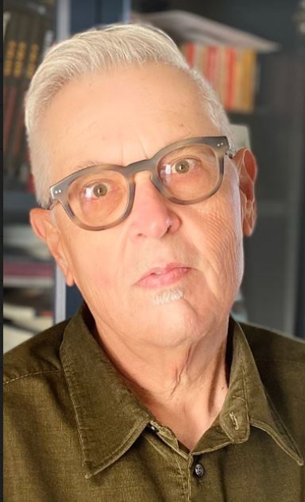 El poeta cubano Víctor Rodríguez Núñez, ganador del Premio de Poesía Manuel Alcántara de Málaga en 2021