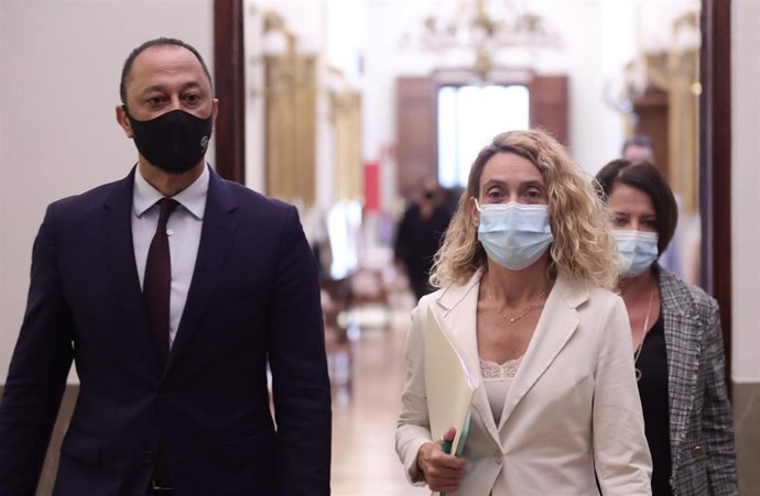 El vicepresidente primero del Congreso de los Diputados por el PSOE, Alfonso Rodríguez Gómez de Celis, y la presidenta del Congreso de los Diputados, Meritxell Batet.