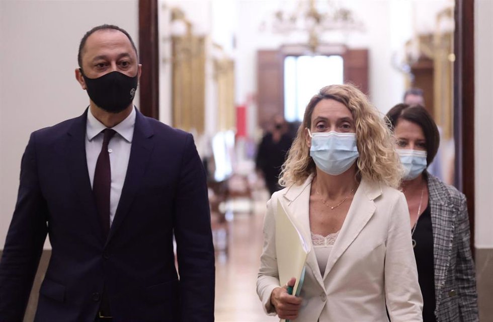 El vicepresidente primero del Congreso de los Diputados por el PSOE, Alfonso Rodríguez Gómez de Celis, y la presidenta del Congreso de los Diputados, Meritxell Batet.
