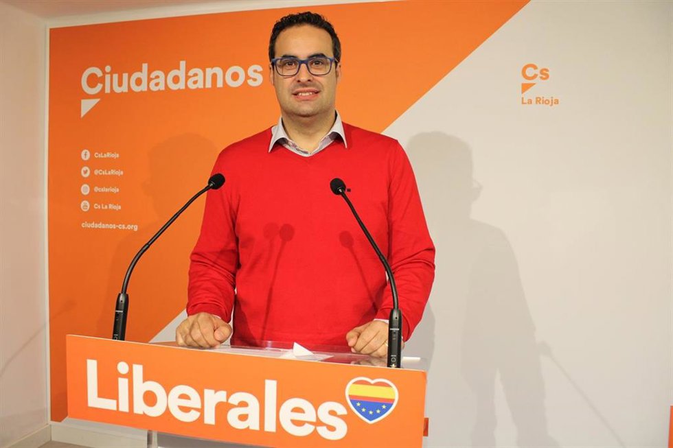 El diputado del Grupo Parlamentario de Cs, Alberto Reyes, en comparecencia de prensa