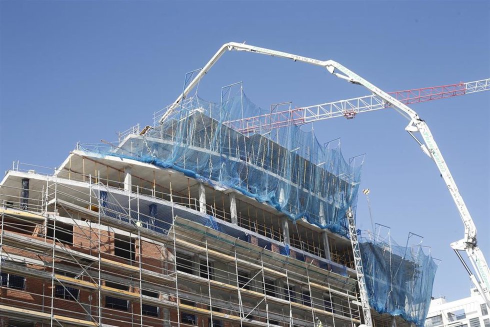 Archivo - Pisos en construcción.